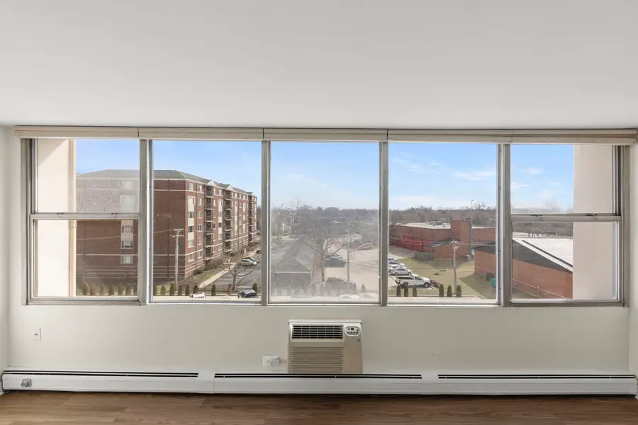 33 N Main Street #4J, Lombard, IL 60148 - #3