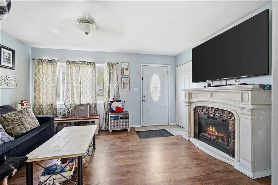 403 Sunset Drive, Leroy, IL 61752 - #3