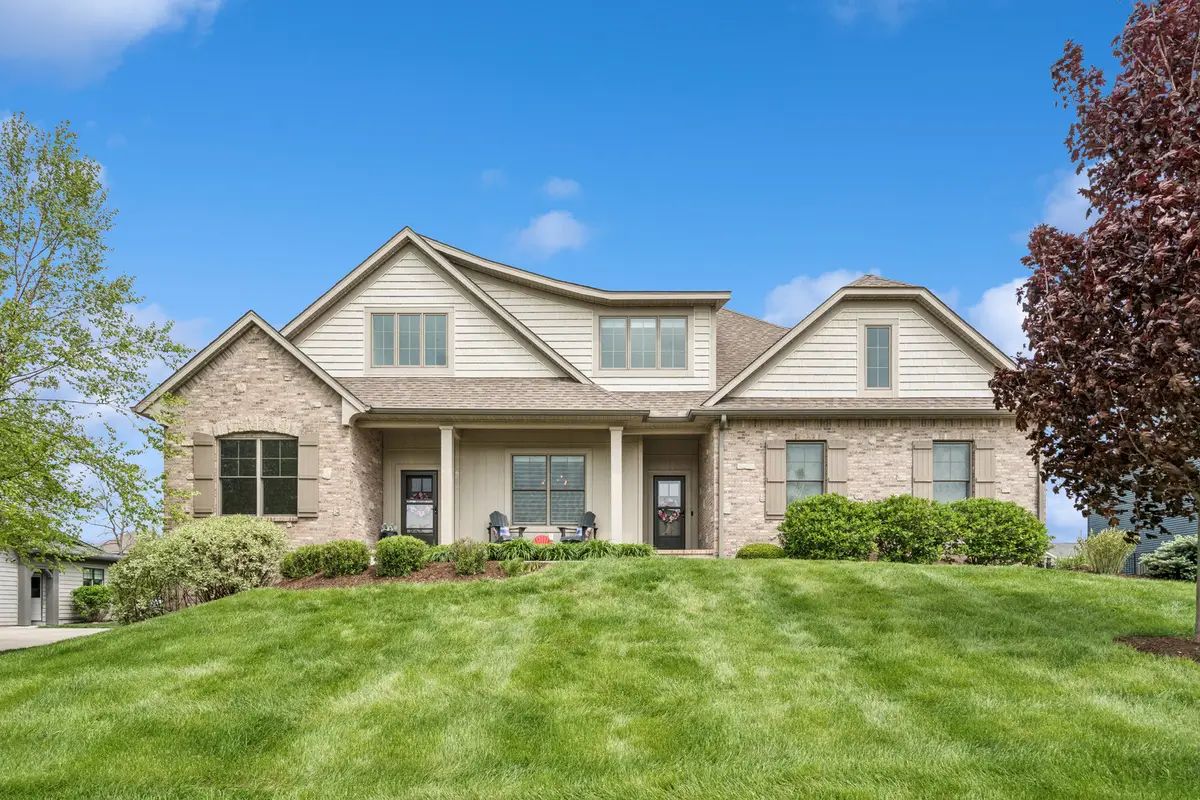 6858 Grover Station, Bettendorf, IA 52722 - #1