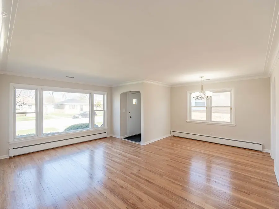 8049 E Prairie Road, Skokie, IL 60076 - #3