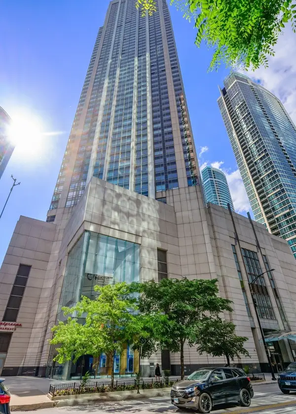 Address Withheld By Seller, Chicago, IL 60611