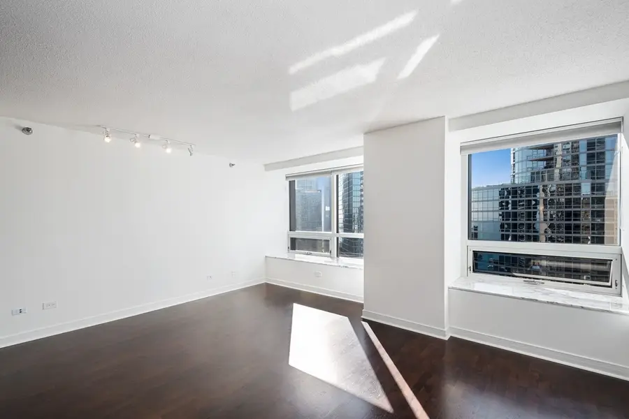 Address Withheld By Seller, Chicago, IL 60611 - #3