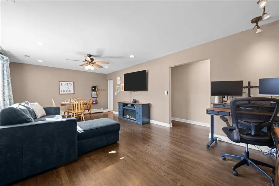 612 Illinois Street, Geneva, IL 60134 - #3