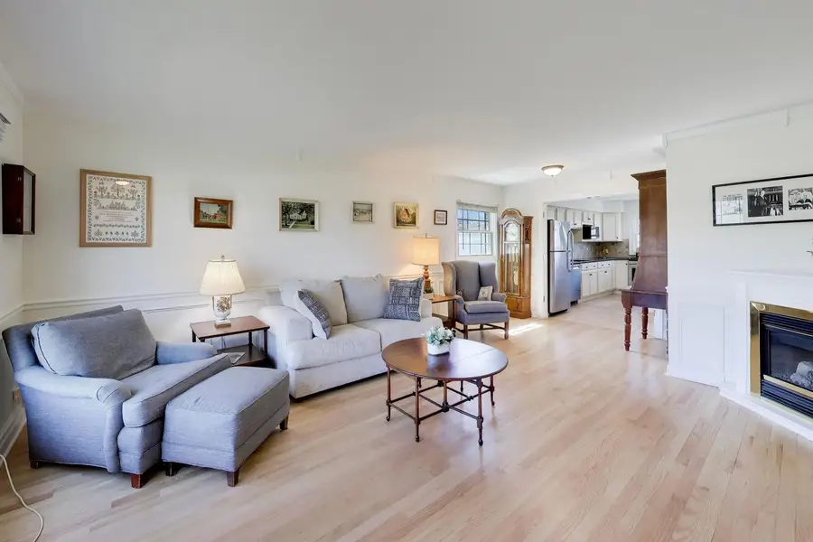 845 Country Club Drive #F, Libertyville, IL 60048 - #3