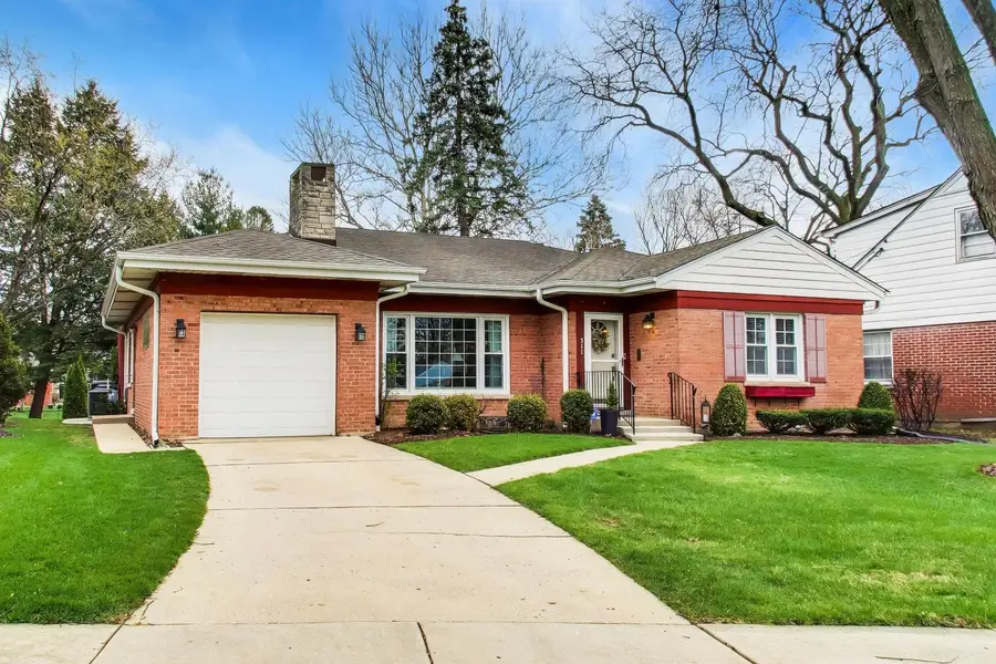 511 S Hi Lusi Avenue, Mount Prospect, IL 60056 - #2