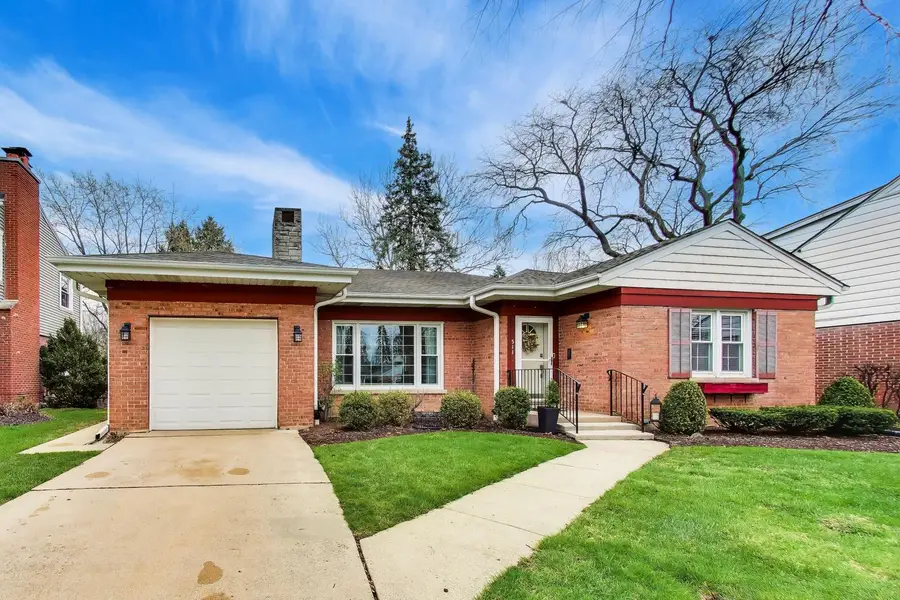 511 S Hi Lusi Avenue, Mount Prospect, IL 60056 - #3