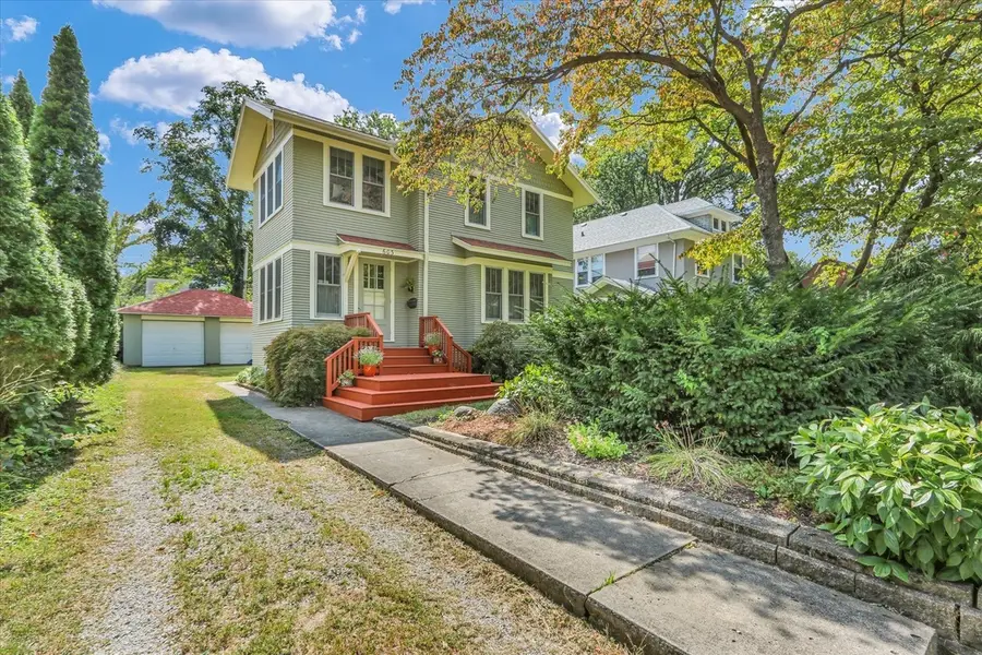 603 W Indiana Avenue, Urbana, IL 61801 - #3