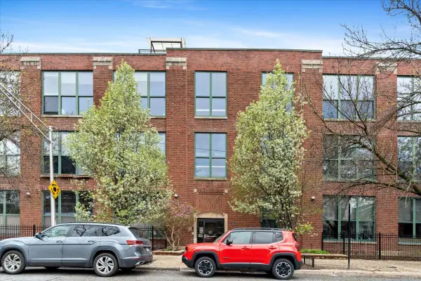 2650 W Belden Avenue #215, Chicago, IL 60647