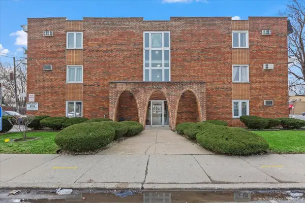 9721 S Cicero Avenue #3C, Oak Lawn, IL 60453