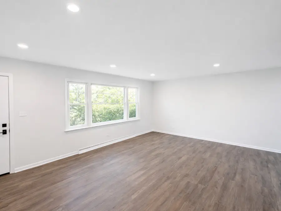 2432 Yeoman Street, Waukegan, IL 60087 - #3