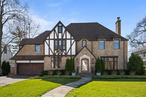 562 Earlston Road, Kenilworth, IL 60043