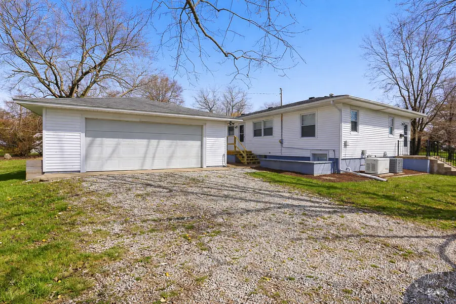 410 S Chicago Street, Rossville, IL 60963 - #2