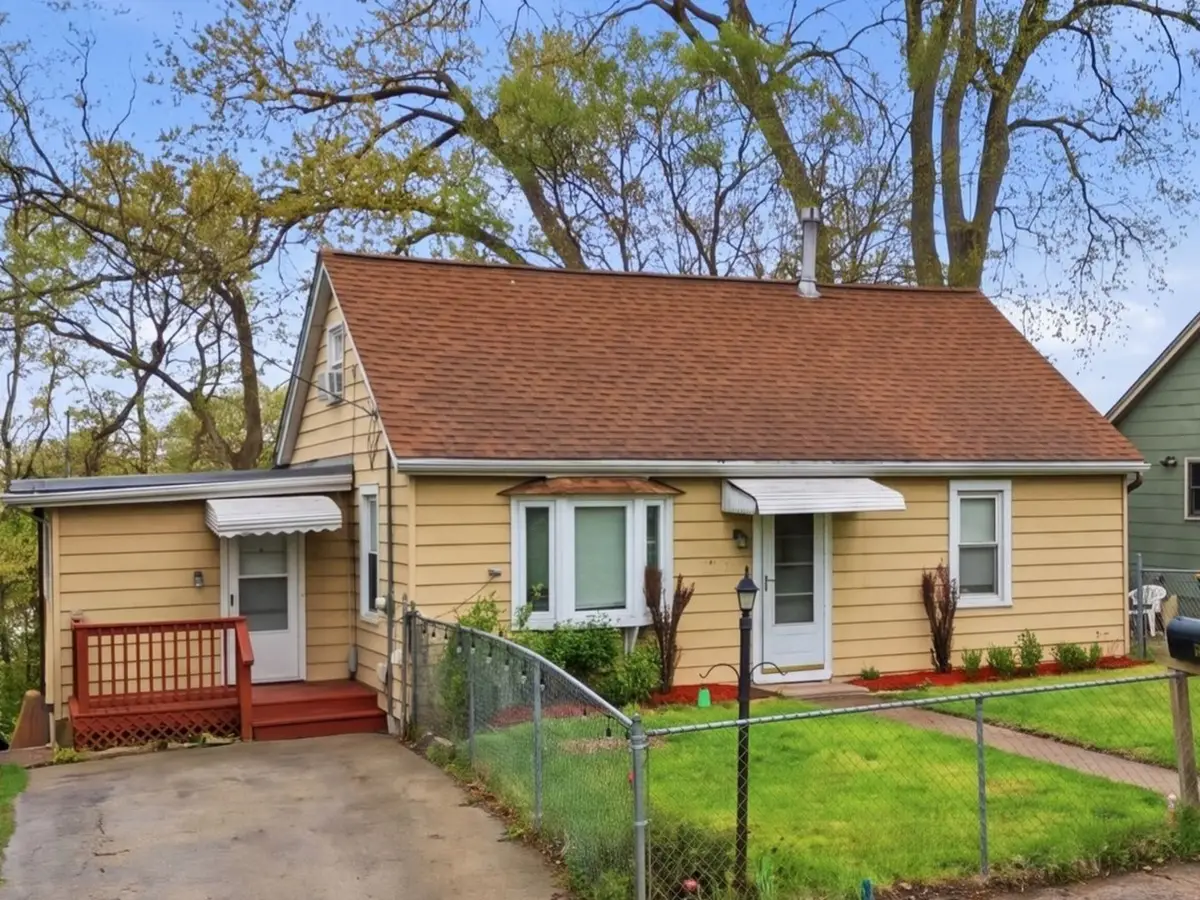 32 Arlington Lane, Fox Lake, IL 60020 - #1
