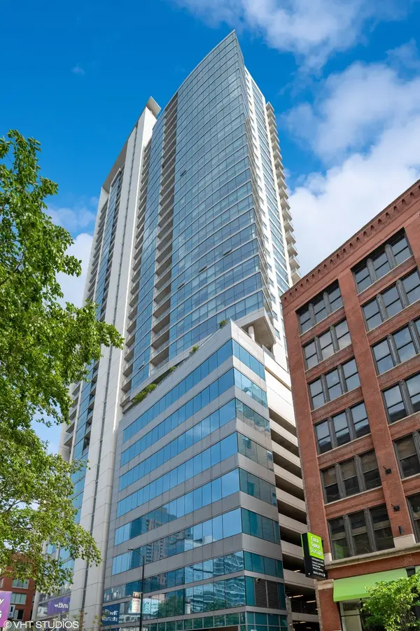 303 W Ohio Street #1901, Chicago, IL 60654