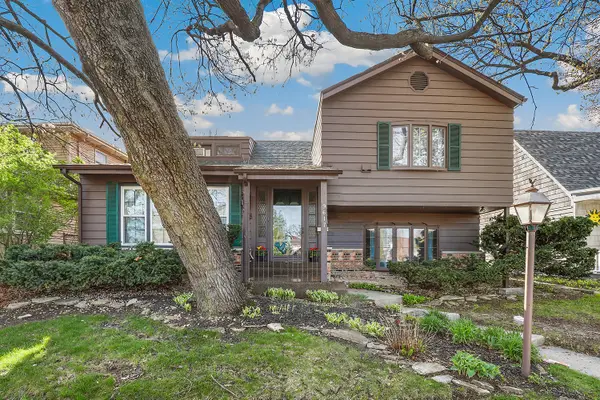 9617 E Shore Drive, Oak Lawn, IL 60453