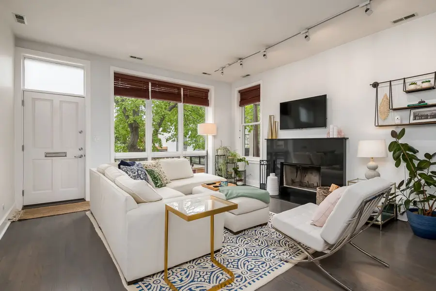 1123 W Chestnut Street #2E, Chicago, IL 60642 - #2