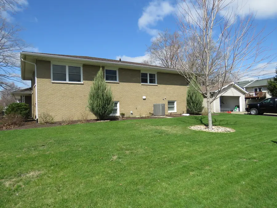 243 37th Avenue, East Moline, IL 61244 - #2