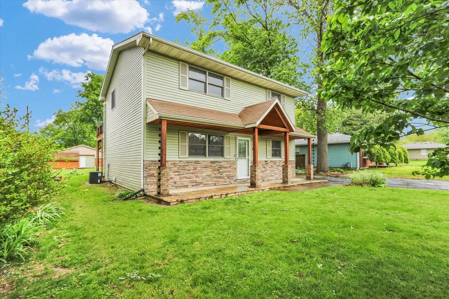 108 W Jackson Street, Mahomet, IL 61853 - #2