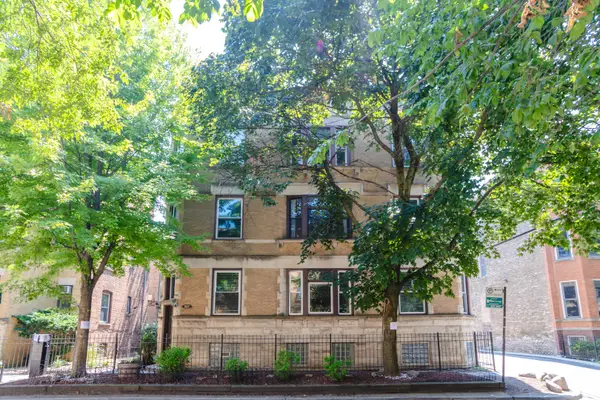 807 W Newport Avenue #2, Chicago, IL 60657