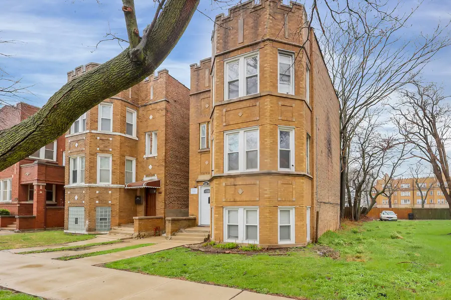 8039 S Marquette Avenue, Chicago, IL 60617 - #2