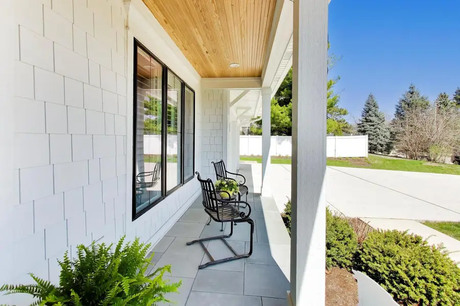 5810 S Madison Street, Hinsdale, IL 60521 - #2