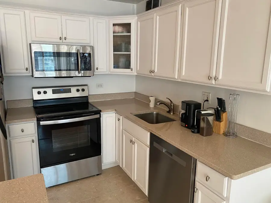 Address Withheld By Seller, Chicago, IL 60611 - #3