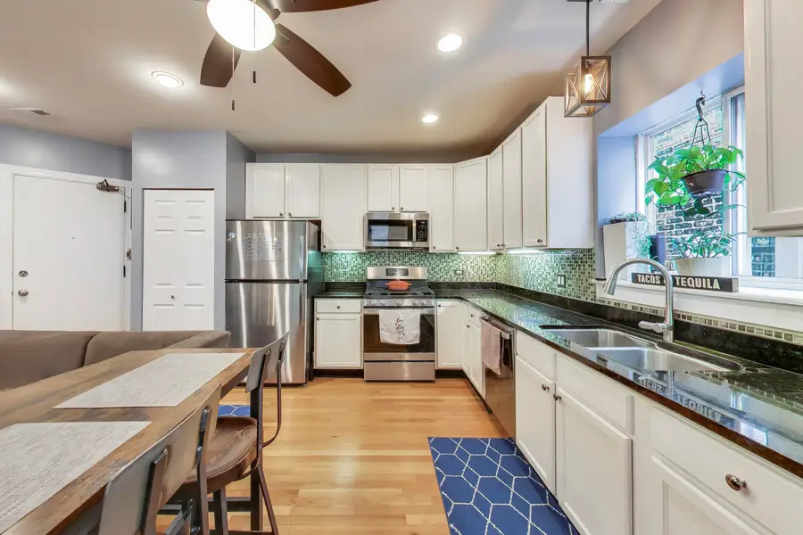 6813 N Lakewood Avenue #3W, Chicago, IL 60626 - #3