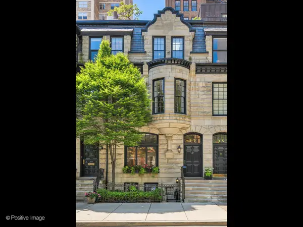 37 E Elm Street, Chicago, IL 60611