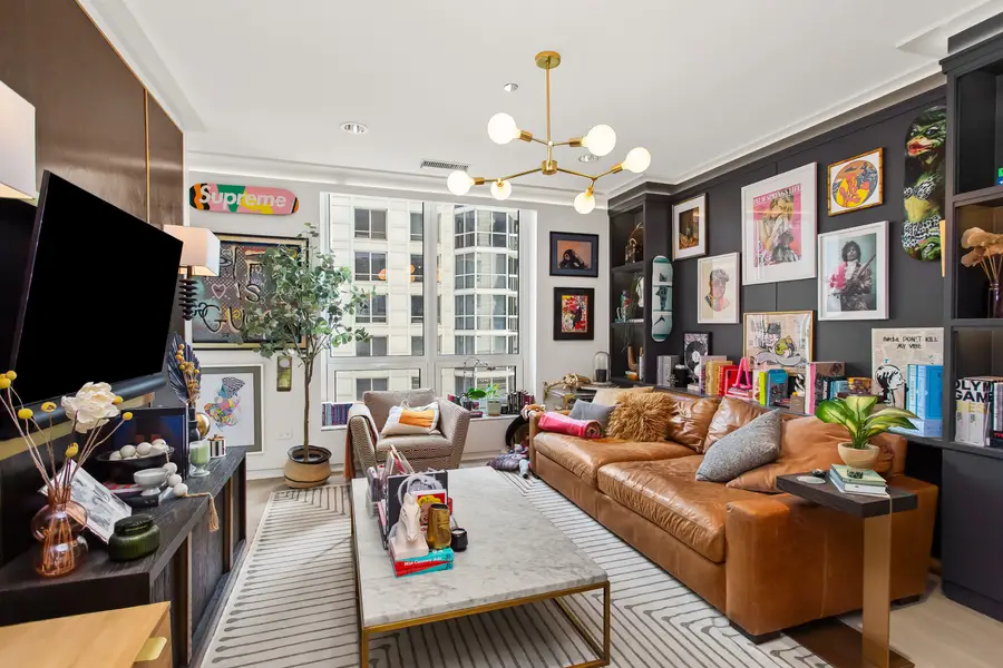 10 E Delaware Place #9C, Chicago, IL 60611 - #3