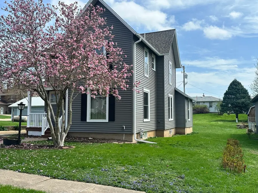 437 Harrison Street, Miles, IA 52064 - #2