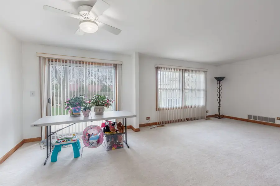 Address Withheld By Seller, Roselle, IL 60172 - #3