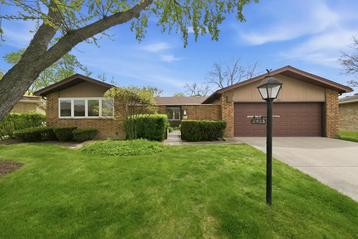 2453 Seville Circle, Northbrook, IL 60062 - #1
