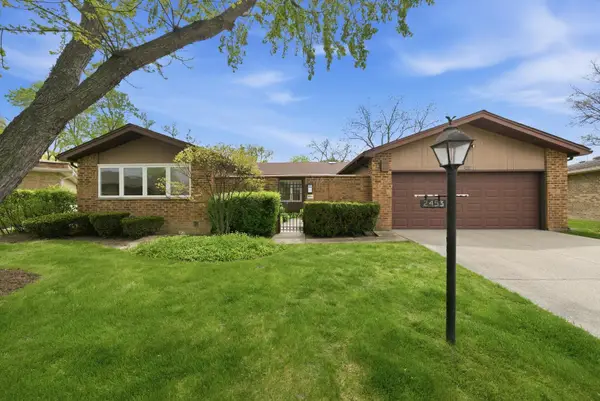 2453 Seville Circle, Northbrook, IL 60062