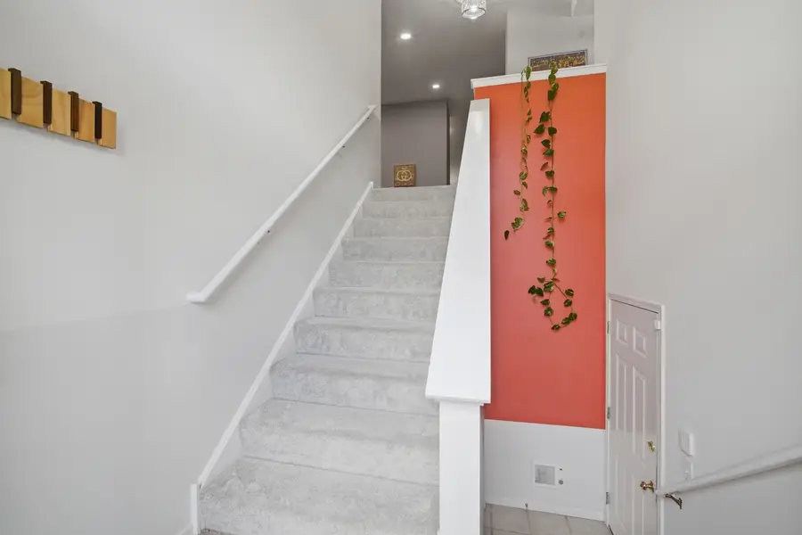 564 Harvey Lake Drive, Vernon Hills, IL 60061 - #2