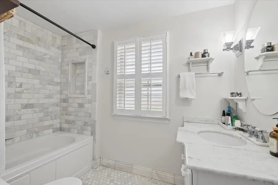 7151 N Ottawa Avenue, Chicago, IL 60631 - #2