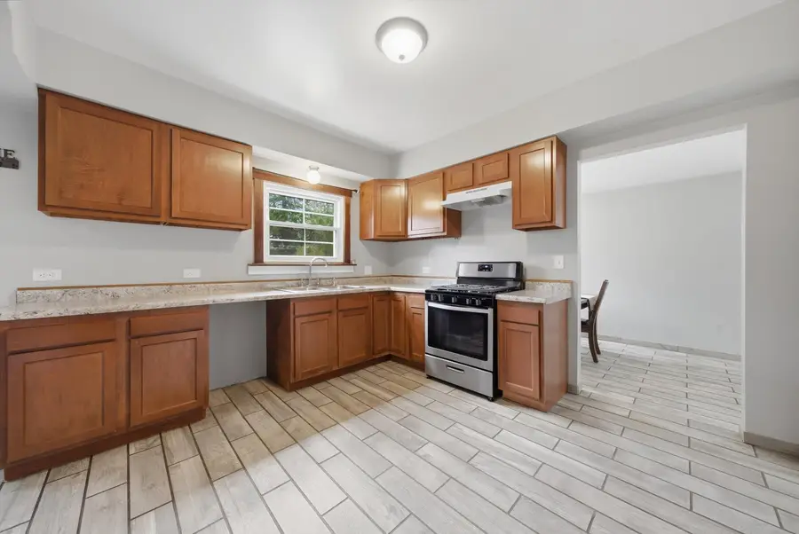 305 Circle Road, Fox River Grove, IL 60021 - #2