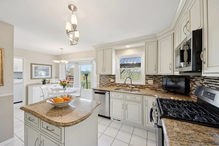 144 N Fiore Parkway, Vernon Hills, IL 60061 - #2