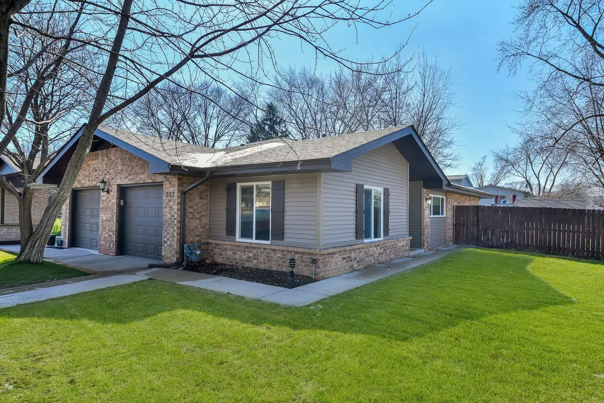 327 S Jackson Street, Batavia, IL 60510 - #1