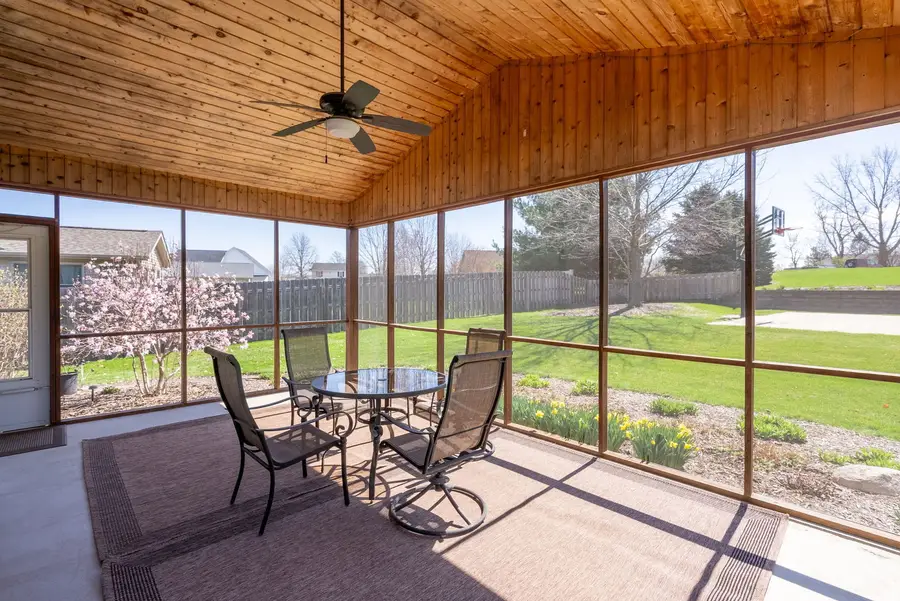 1524 Silver Valley Drive, Dewitt, IA 52742 - #3