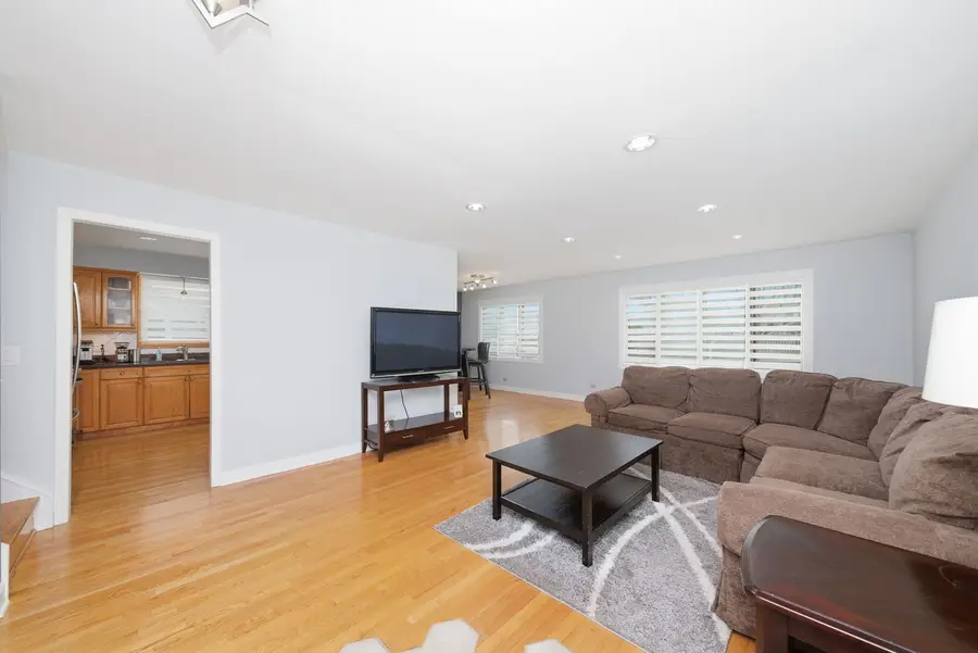 8512 Natchez Avenue, Burbank, IL 60459 - #3