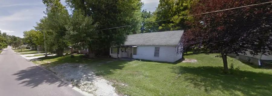 927 W Perry Street, Pittsfield, IL 62363 - #2