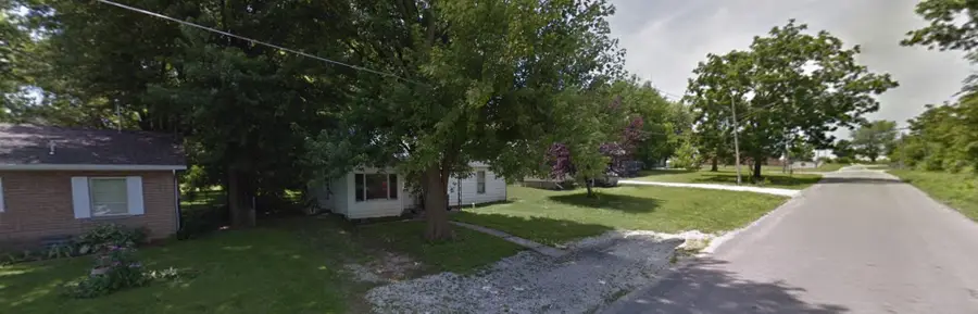 927 W Perry Street, Pittsfield, IL 62363 - #3