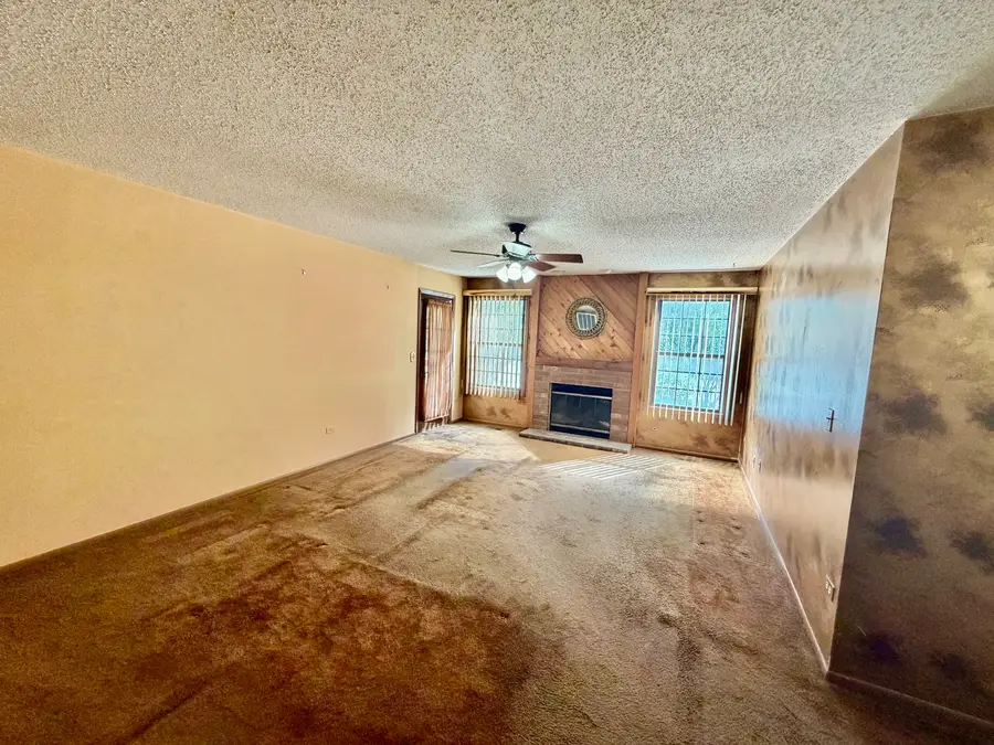 332 Essex Court #4, Wood Dale, IL 60191 - #3