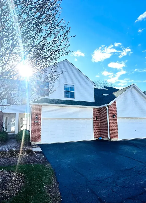 106 Pembroke Circle S #106, Lake Bluff, IL 60044