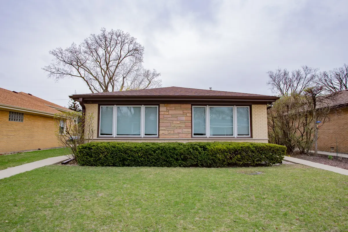 9235 Kildare Avenue, Skokie, IL 60076 - #1