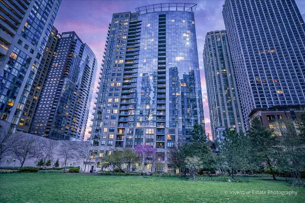 201 N Westshore Drive #1006, Chicago, IL 60601