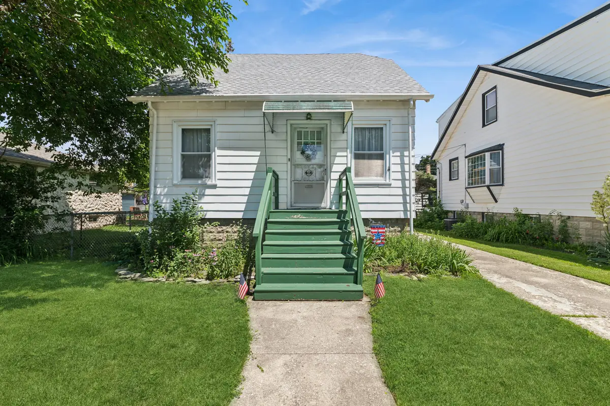6948 W Berwyn Avenue, Chicago, IL 60656 - #1