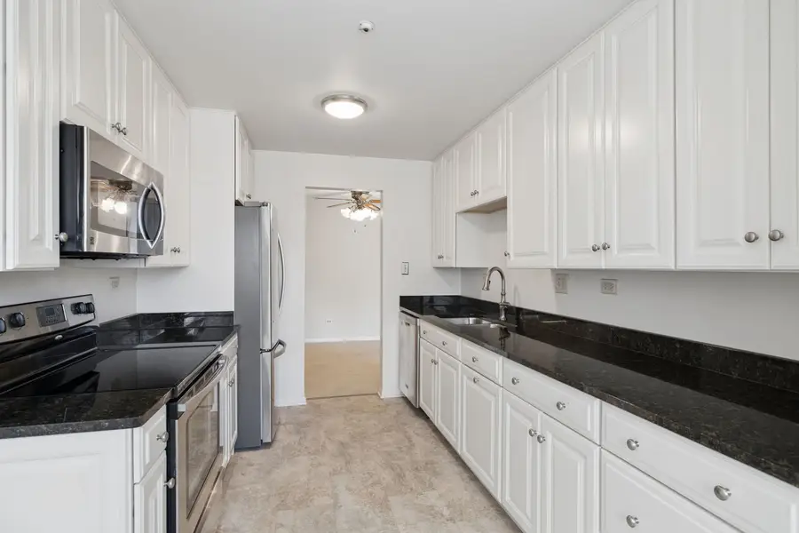 5851 Doe Circle #5851, Westmont, IL 60559 - #3