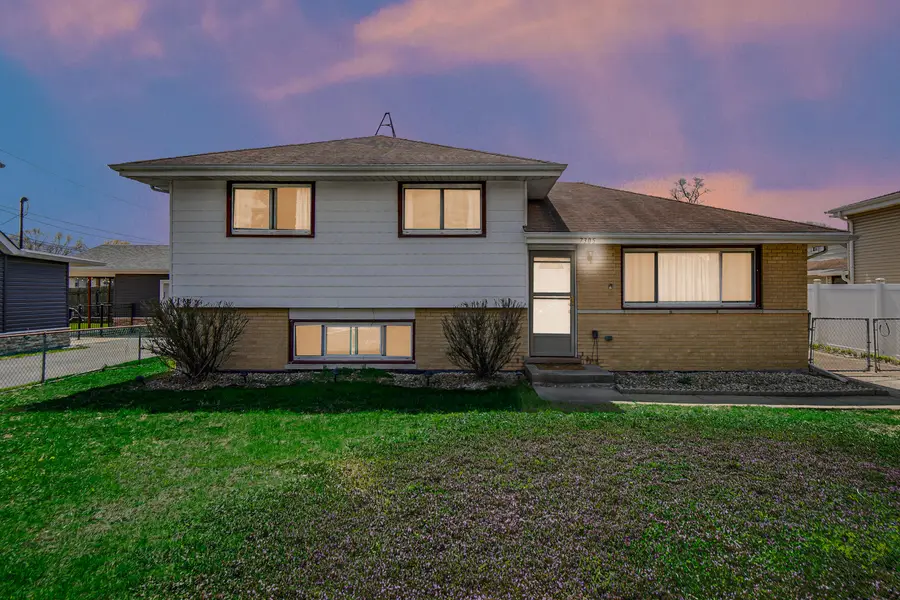 7305 W 75th Street, Bridgeview, IL 60455 - #3