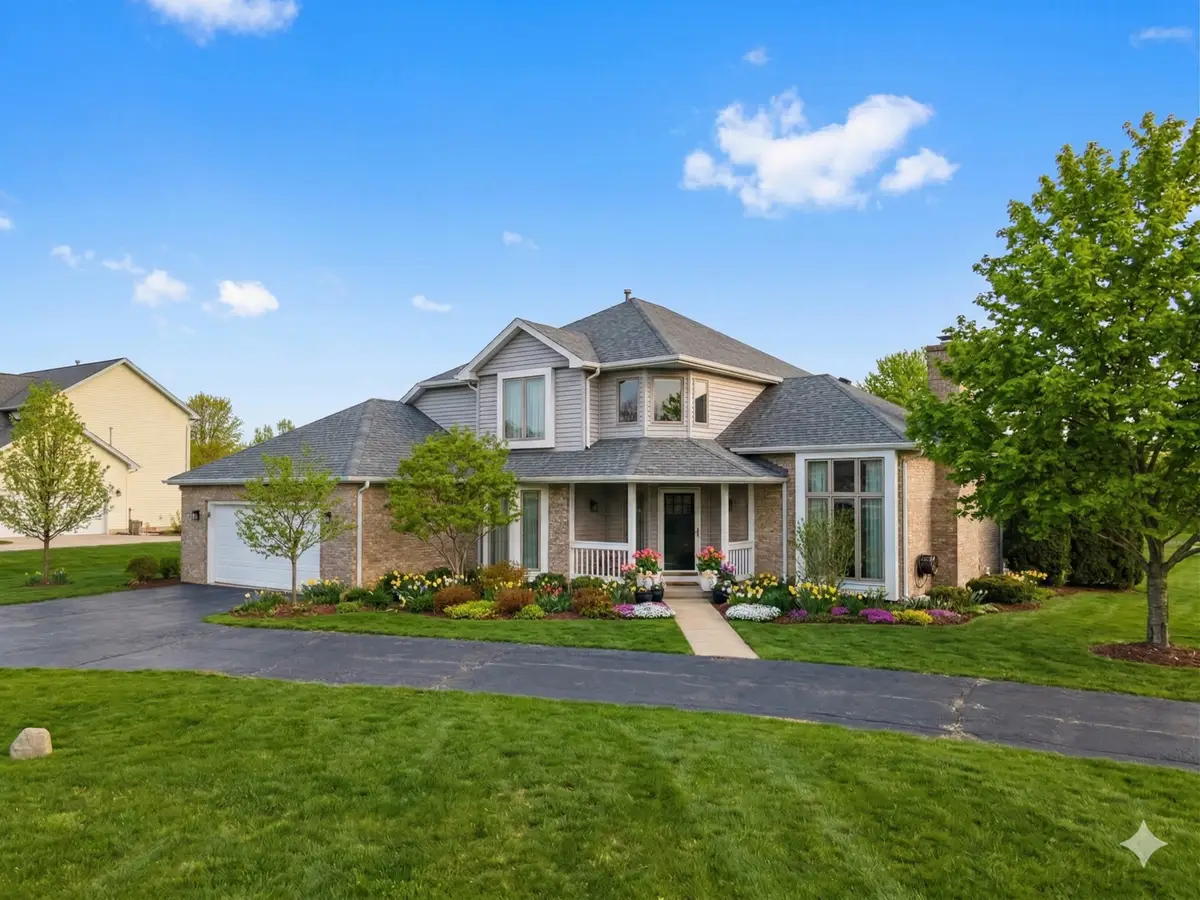 613 Silver Glen Road, McHenry, IL 60050 - #1